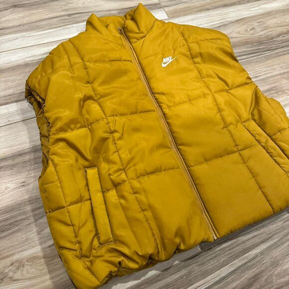Nike Men's Yellow and Gold Gilet - Picture 7 of 7